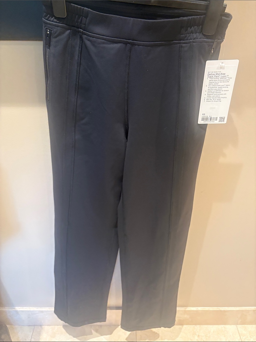 Womans Lululemon Define Mid Rise Track Pant - Picture 4 of 7